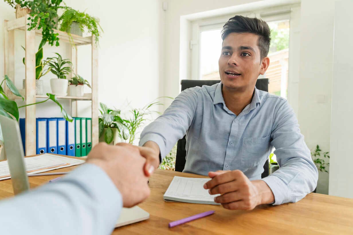 Encuentro profesional entre estudiantes y la industria